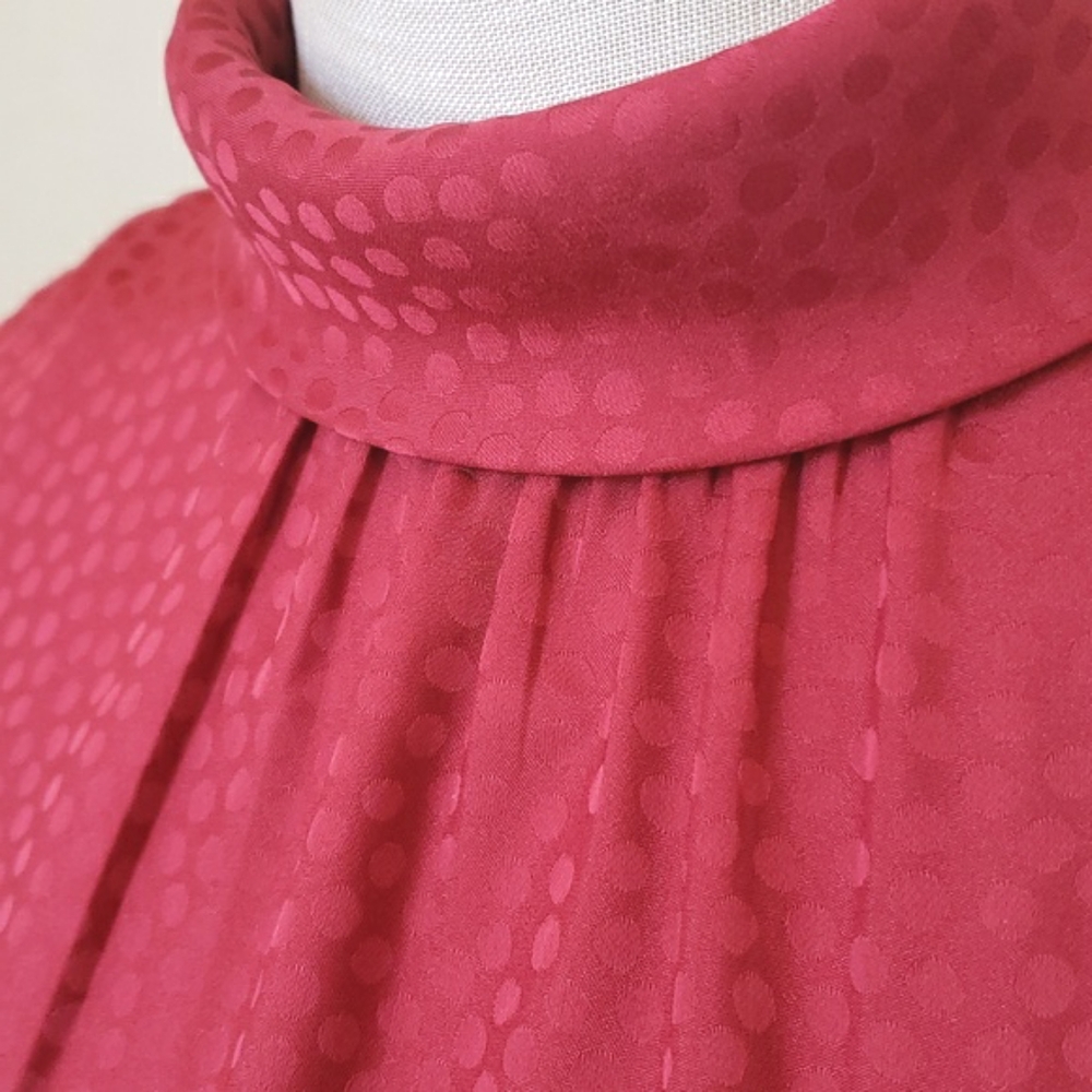 Ann Taylor Brick Red Polka Dot Jacquard Mock Neck Blouse XS Retro - Picture 5 of 8
